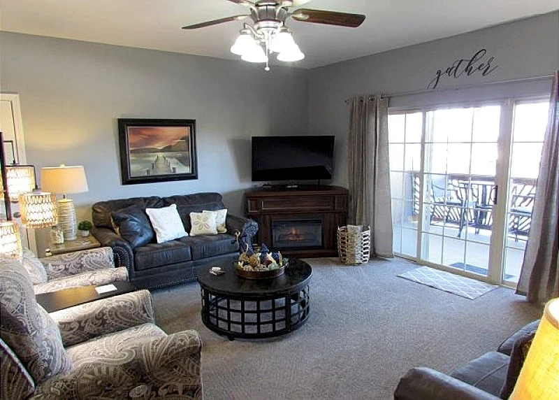 Lakefront 3 BD Condo at Vickery Resort with Private Dock on Table Rock Lake
