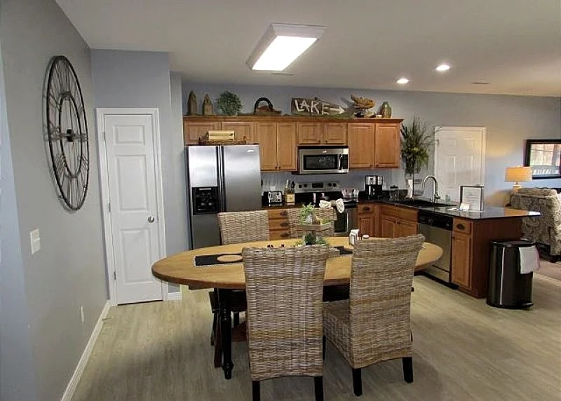 Lakefront 3 BD Condo at Vickery Resort with Private Dock on Table Rock Lake in Hollister, Missouri, United States — photo 4