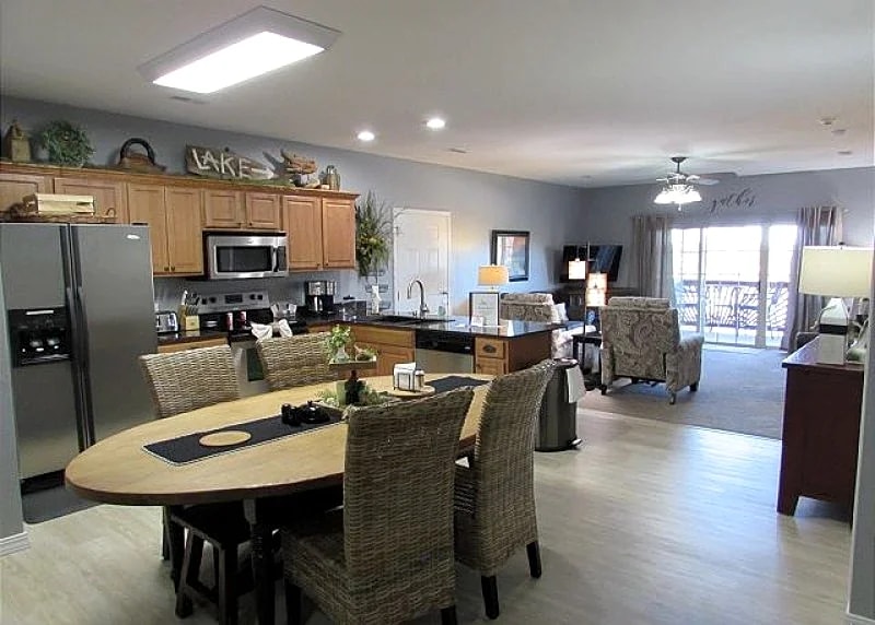 Lakefront 3 BD Condo at Vickery Resort with Private Dock on Table Rock Lake in Hollister, Missouri, United States — photo 2