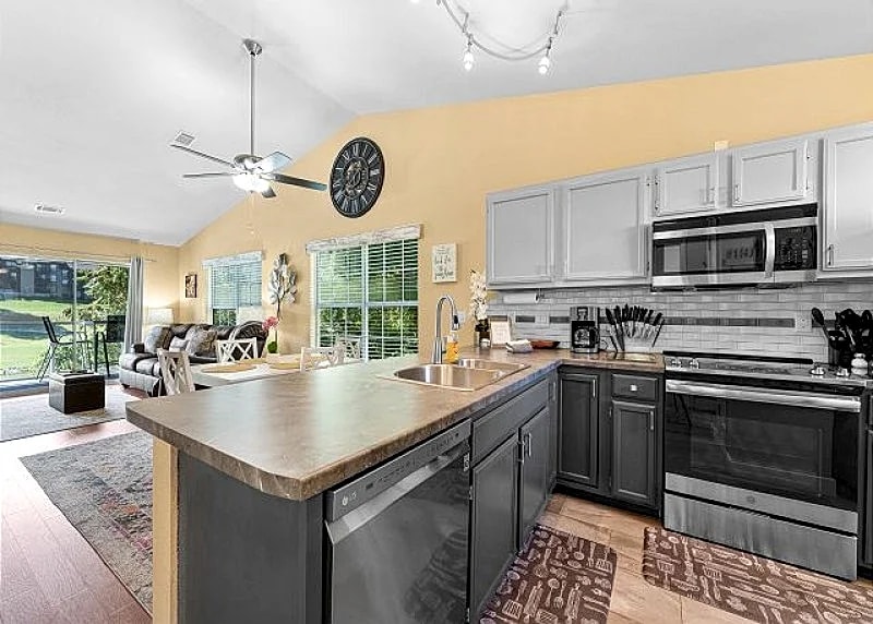 Harmony Hideaway 2BD Condo, Serene Walk-In Retreat at Fall Creek, Branson in Branson, Missouri, United States — photo 4