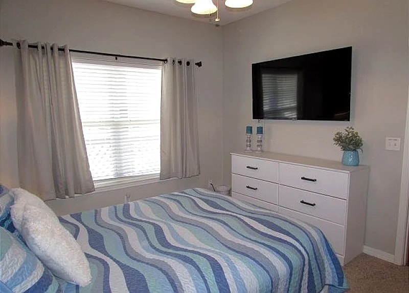 Vista Azul 3-Br Lakefront Luxury Retreat with Private Boat Slip and Stunning Sunset Views in Hollister, Missouri, United States — photo 5
