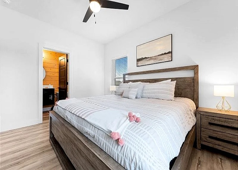 Windswept Cove at Table Rock Lake, Luxury 7-Bed Retreat in Chateau Mountain in Hollister, Missouri, United States — photo 5