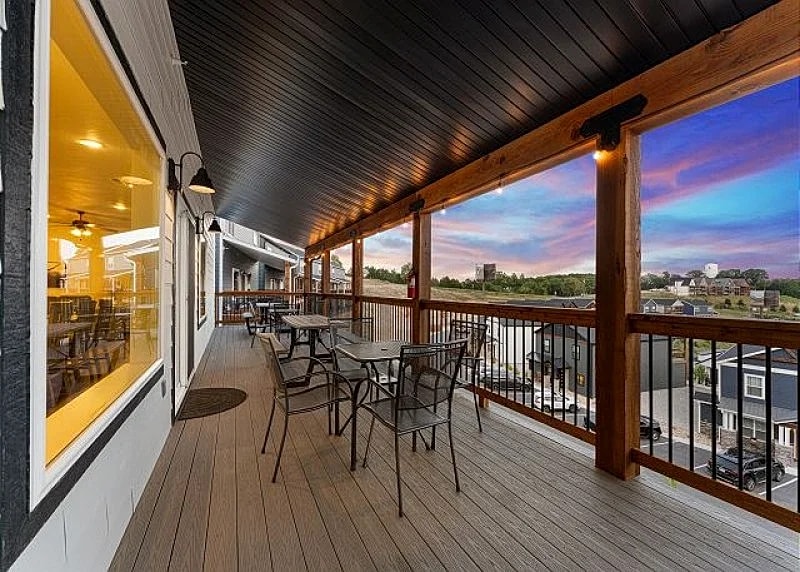 Summer Breeze at Chateau Mountain, Lakeview Home in the Scenic Ozarks in Branson, Missouri, United States — photo 4