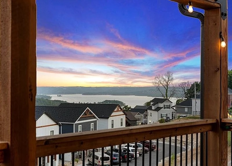 Summer Breeze at Chateau Mountain, Lakeview Home in the Scenic Ozarks in Branson, Missouri, United States — photo 5