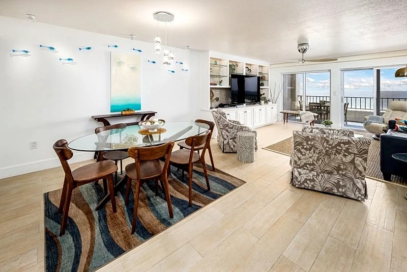 Surf Dweller 703: TOP-Floor, Beautifully Upgraded,Modern,SPACIOUS,Gulf Front! in Fort Walton Beach, Florida, United States — photo 4