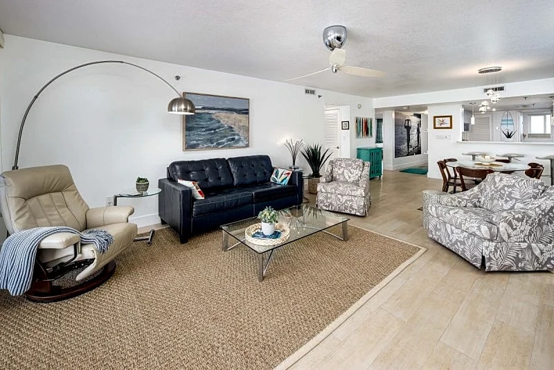 Surf Dweller 703: TOP-Floor, Beautifully Upgraded,Modern,SPACIOUS,Gulf Front! in Fort Walton Beach, Florida, United States — photo 2