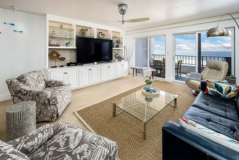 Surf Dweller 703: TOP-Floor, Beautifully Upgraded,Modern,SPACIOUS,Gulf Front!