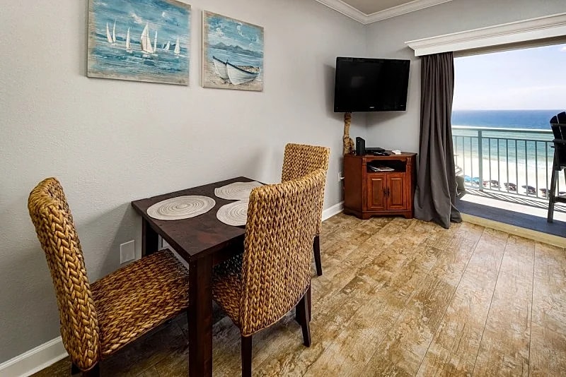 Pelican Isle 607: Top floor, Private balcony, Free Beach service, Free Wifi in Fort Walton Beach, Florida, United States — photo 3