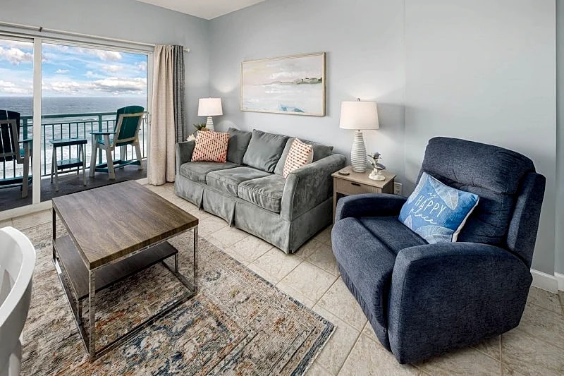 Pelican Isle 609: Pelican Penthouse - Top floor Beachfront master and LR in Fort Walton Beach, Florida, United States — photo 2