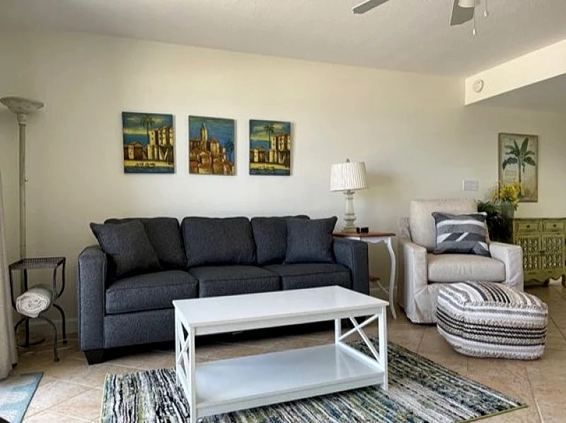 Pelican Isle 214: VISIT the COAST with the MOST! Stylish BEACH FRONT, pool! in Fort Walton Beach, Florida, United States โ photo 4