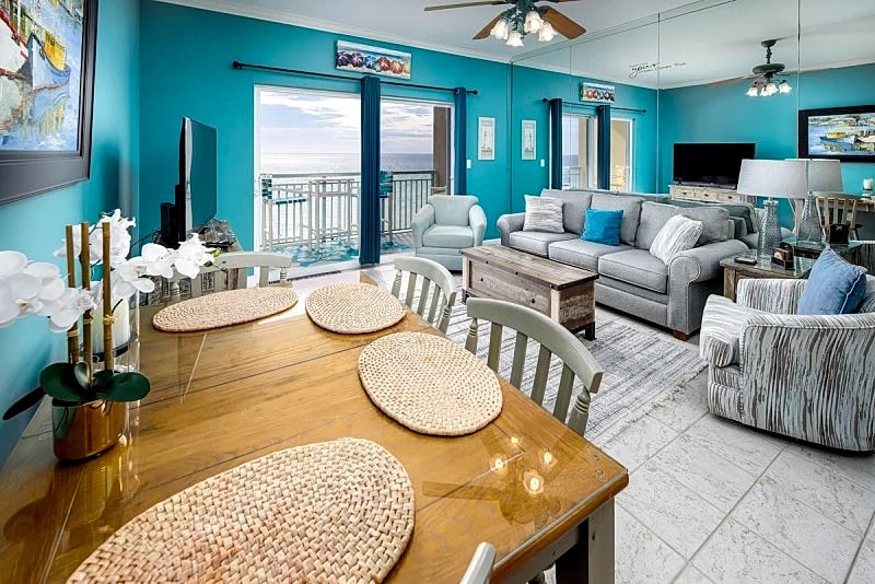 Pelican Isle 611: Come See Us This Beautiful Time Of Year! Beautiful Condo! in Fort Walton Beach, Florida, United States — photo 3