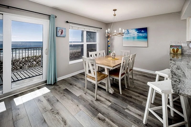 I.B.R 3002: Recently Updated 2 Bed/2 Bath Beach-Front Condo - Wifi/Internet in Fort Walton Beach, Florida, United States — photo 5