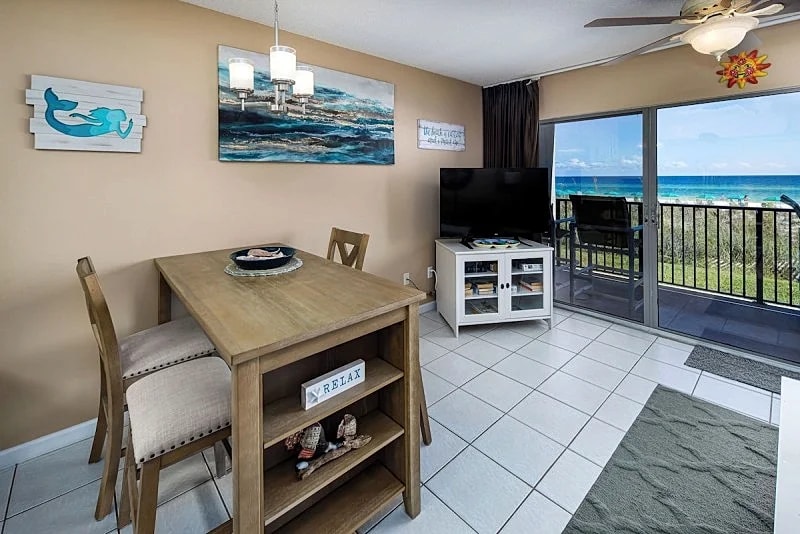 E.T.W1004:Updated beach front 1Br, Free beach service, Golf, Snorkeling daily in Fort Walton Beach, Florida, United States — photo 3