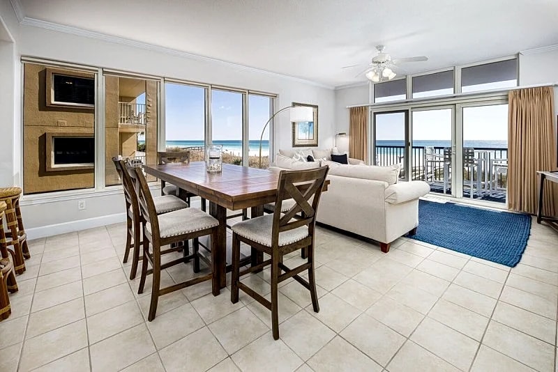 South Beach 102: An oasis ready to be enjoyed! Come stay at this elite unit!!