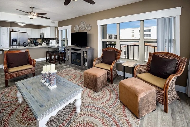 ETW 4000: Corner unit, 2 bedrooms, free beach chairs and more in Fort Walton Beach, Florida, United States — photo 3