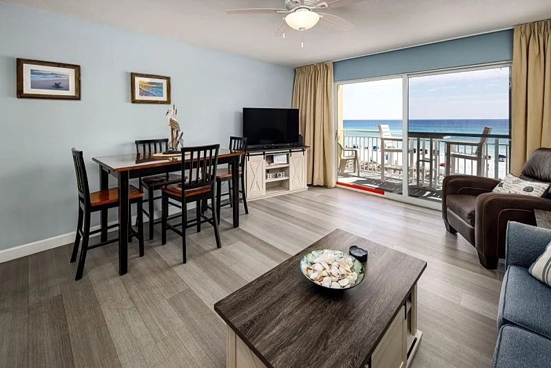 Pelican Isle 307: Absolutely beautiful, free beach service, Gulf front, WiFi in Fort Walton Beach, Florida, United States — photo 2