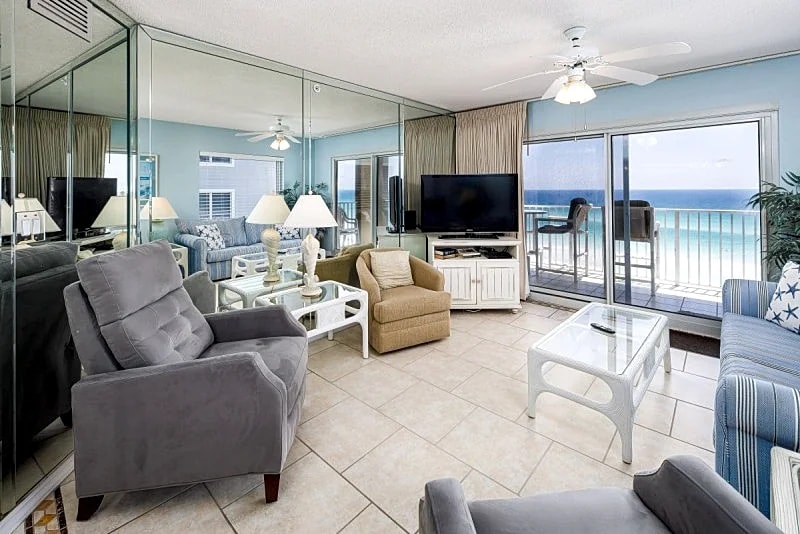 Summerlin 505 - Exquisite Waterfront, Corner Unit, Free Golf, Free Bch Chairs