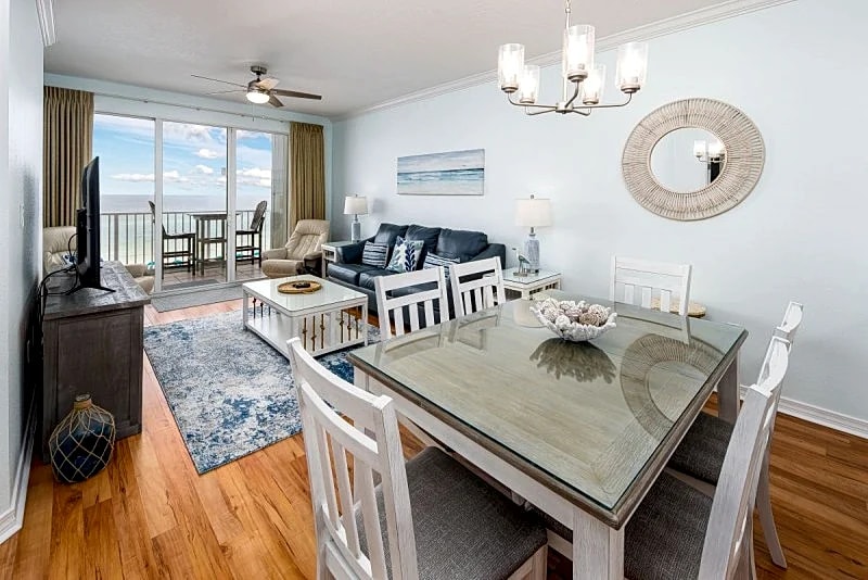 Gulf Dunes 504:Impressive 5th floor BEACH FRONT condo with FREE BEACH SERVICE in Fort Walton Beach, Florida, United States — photo 4