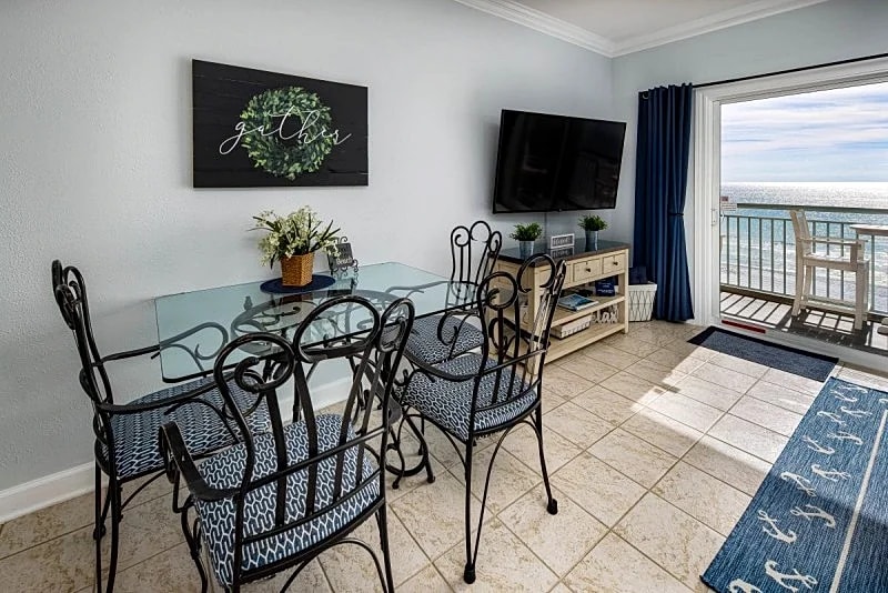 Pelican Isle 603: Stainless appliances, bistro patio furniture, golf & MORE~ in Fort Walton Beach, Florida, United States — photo 4