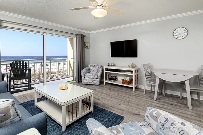 Pelican Isle 202: *Must See* Remarkable beach front unit. WiFi,Pool, Hot tub in Fort Walton Beach, Florida, United States — photo 2