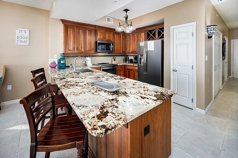 Gulf Dunes 510: Beautiful beach front corner unit, pools, & FREE BCH SVC! in Fort Walton Beach, Florida, United States — photo 4