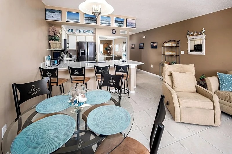 E.T.W4003: Upgraded Beachfront Condo-Full Kitchen,Wifi,Balcony,Free Beach Svc in Fort Walton Beach, Florida, United States — photo 4