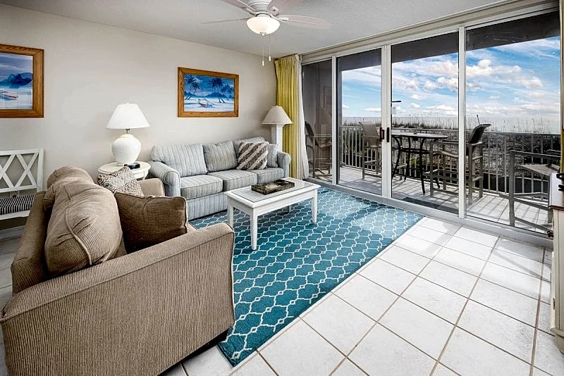 Island Princess 202: Impressive Beachfront Condo, WIFI, BEACH SVC, KEYLESS in Fort Walton Beach, Florida, United States — photo 4