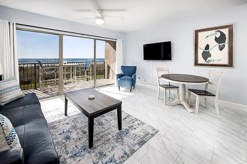 ETW 1003: Where summer is a state of mind: FREE BEACH SERVICE AND WIFI in Fort Walton Beach, Florida, United States — photo 5