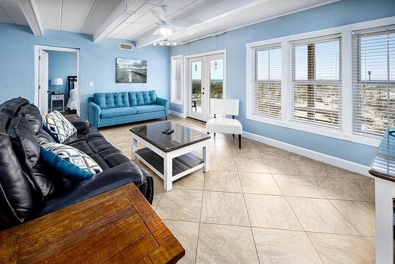 C.B.H. B: Ground Floor, Steps From The White Sand and Emerald Waves! in Fort Walton Beach, Florida, United States — photo 3