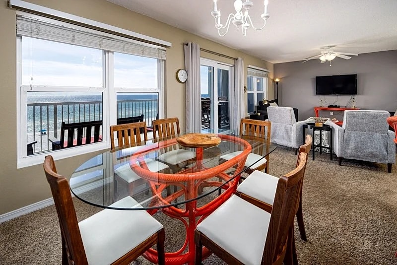 Islander 5008: *CHIC & COZY* Large private balcony,FREE golf in Fort Walton Beach, Florida, United States — photo 4