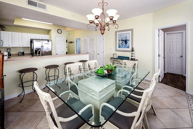 Gulf Dunes 610: Fantastic beach front corner, top floor free beach service!!! in Fort Walton Beach, Florida, United States — photo 3