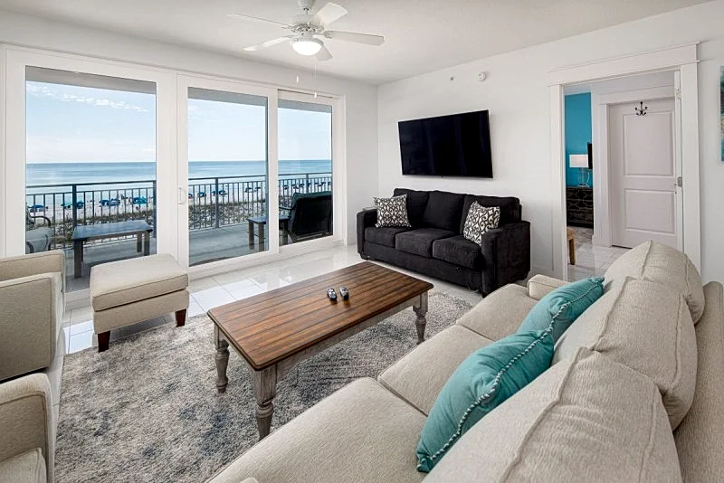 Blu 306: Beautiful beach front upscale unit with FREE beach service and WIFI!