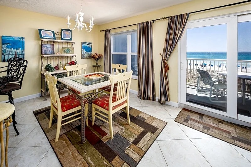 Islander 3004: SOAK up the SUN where the SAND is your seat! AWESOME CONDO in Fort Walton Beach, Florida, United States — photo 5