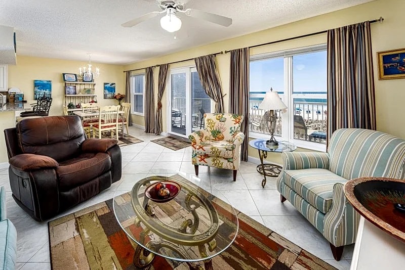 Islander 3004: SOAK up the SUN where the SAND is your seat! AWESOME CONDO in Fort Walton Beach, Florida, United States — photo 2