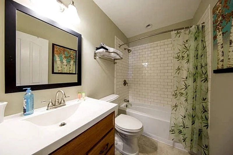 Big Chill, Close to Beach & Center St. - Pets OK!!! - Event Friendly!!! - Summer Weeks Available in Folly Beach, South Carolina, United States — photo 5