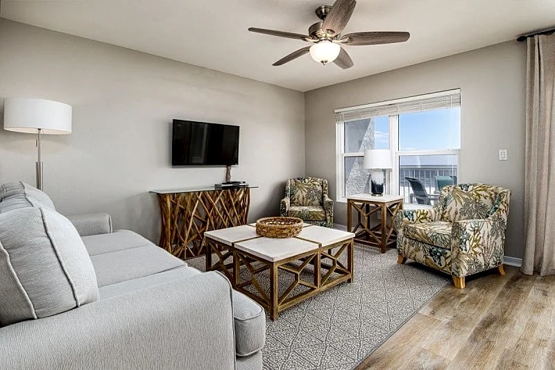 Islander 4007: Vacation Now In This Comfy Beach Front Dwelling! in Fort Walton Beach, Florida, United States — photo 3