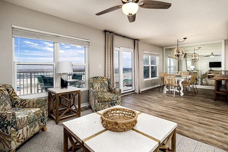 Islander 4007: Vacation Now In This Comfy Beach Front Dwelling! in Fort Walton Beach, Florida, United States — photo 2