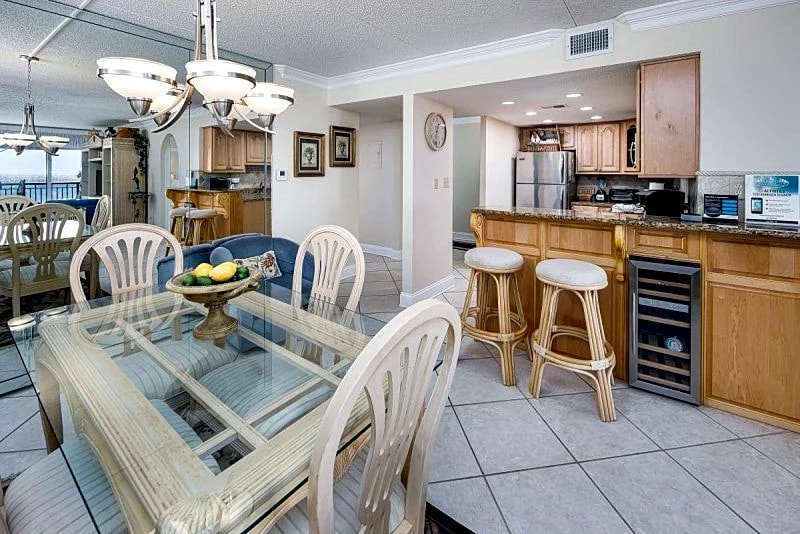 Island Echos 3L: Time to get your beach on! Adorable KEYLESS gulf front Condo in Fort Walton Beach, Florida, United States — photo 3