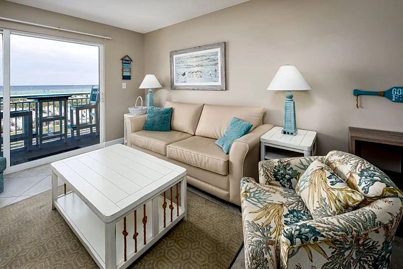 Pelican Isle 114: MUST see Cozy waterfront condo! Free golf & more in Fort Walton Beach, Florida, United States — photo 2