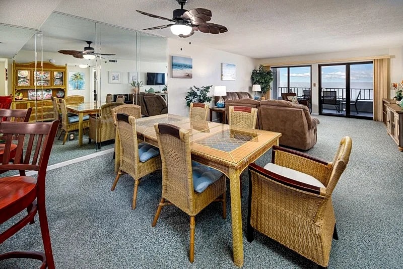 Surf Dweller 709: Right On Beach! Amazing Views. Free Bch Svc+Golf+Snorkeling in Fort Walton Beach, Florida, United States — photo 3