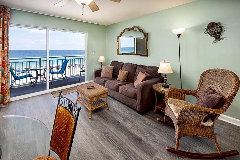 Pelican Isle 402: Relaxing & GULF front-EAST end of bldg -*HOT TUB* in Fort Walton Beach, Florida, United States — photo 4