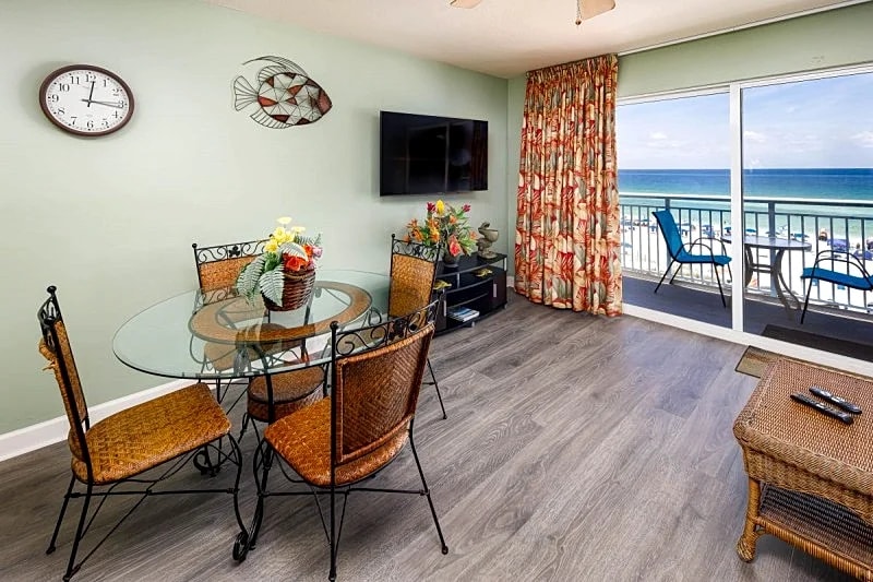 Pelican Isle 402: Relaxing & GULF front-EAST end of bldg -*HOT TUB* in Fort Walton Beach, Florida, United States — photo 5