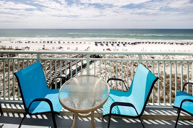 Pelican Isle 402: Relaxing & GULF front-EAST end of bldg -*HOT TUB* in Fort Walton Beach, Florida, United States — photo 1