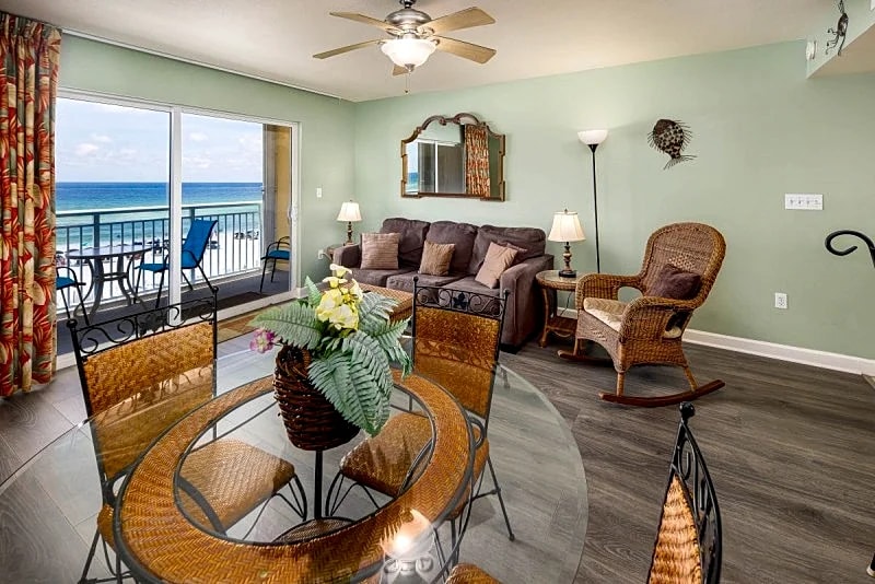 Pelican Isle 402: Relaxing & GULF front-EAST end of bldg -*HOT TUB* in Fort Walton Beach, Florida, United States — photo 3