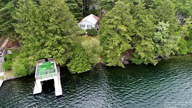 Charming Winnipesaukee Waterfront Meredith with great Sun Deck
