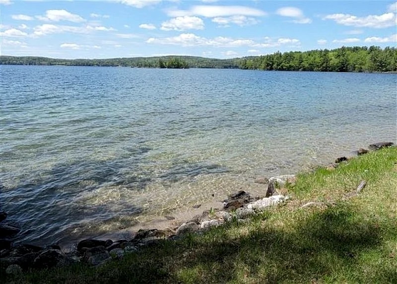 Classic, old fashioned waterfront camp on Lake Winnipesaukee, NH in Alton, New Hampshire, United States — photo 5