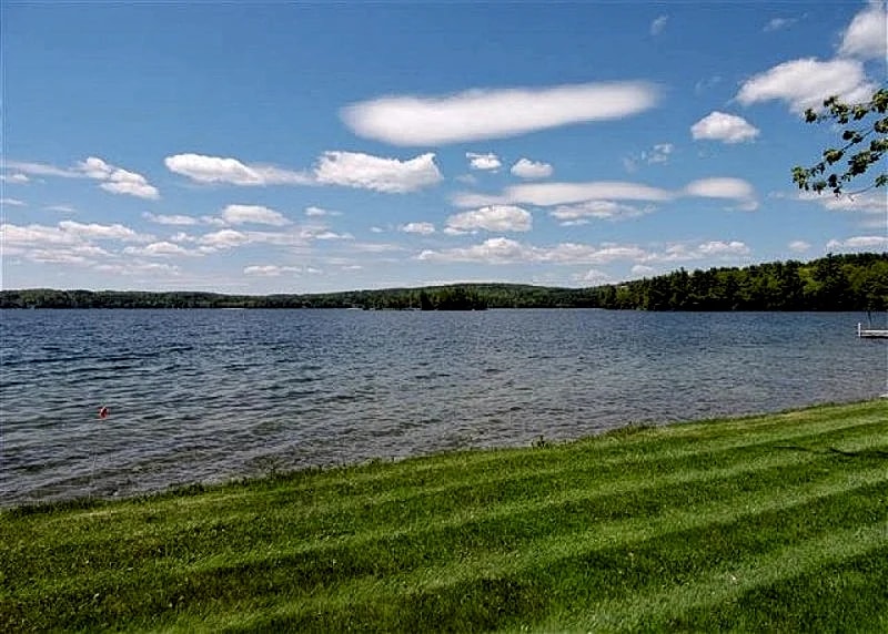 Classic, old fashioned waterfront camp on Lake Winnipesaukee, NH in Alton, New Hampshire, United States — photo 3