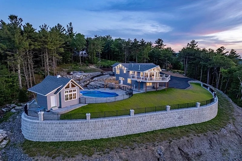 SPECTACULAR WINNIPESAUKEE VIEWS Heated Pool Hot Tub