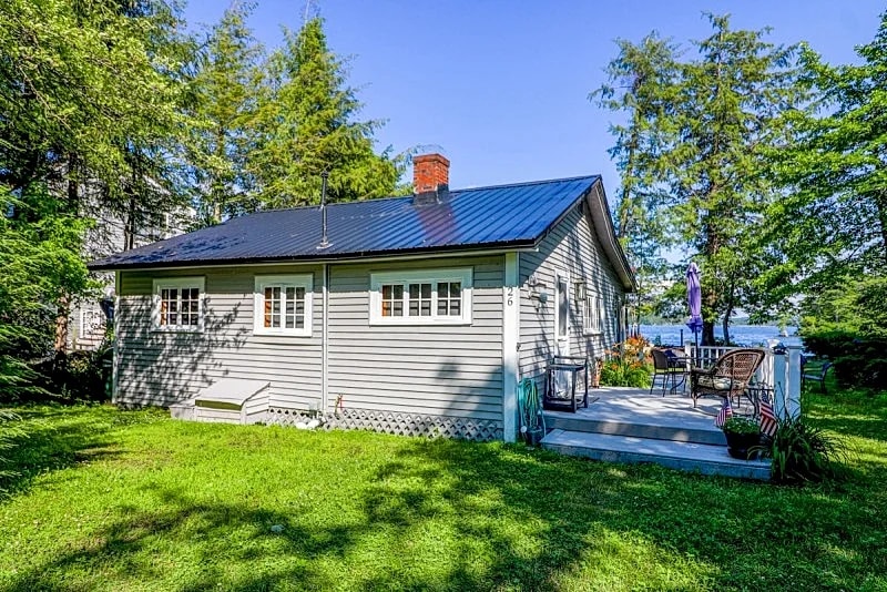Absolutely Adorable Lake Winnipesaukee Cottage for 5 in Moultonborough, New Hampshire, United States — photo 3