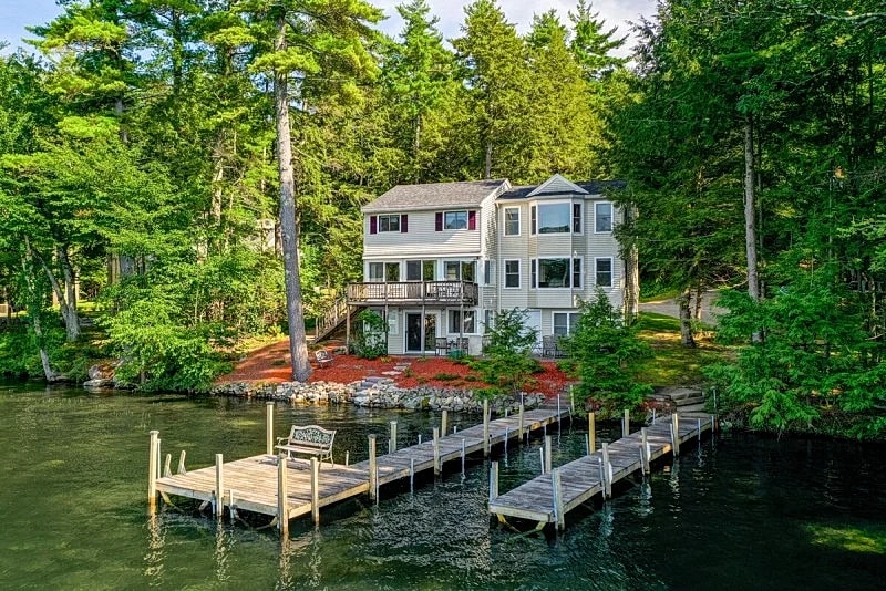 Winnipesaukee Waterfront in Meredith for 10 in Meredith, New Hampshire, United States — photo 3